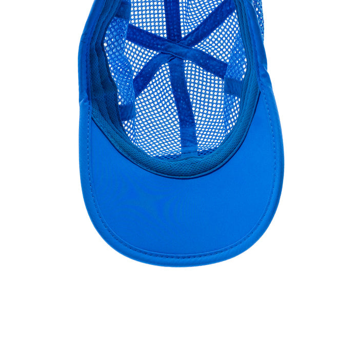 Runner wearing the Lagoon Blue M6SH Hat
