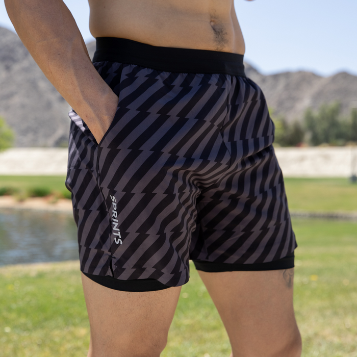 Mens Avigate 5" Fusion Short, Velocity Blitz Black - front view