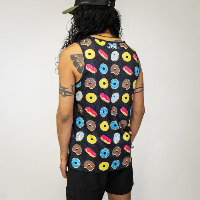 Man wearing the Donuts Running Tank, close-up