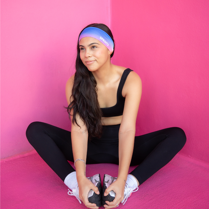 Person wearing the Skiddle Stratification Headband