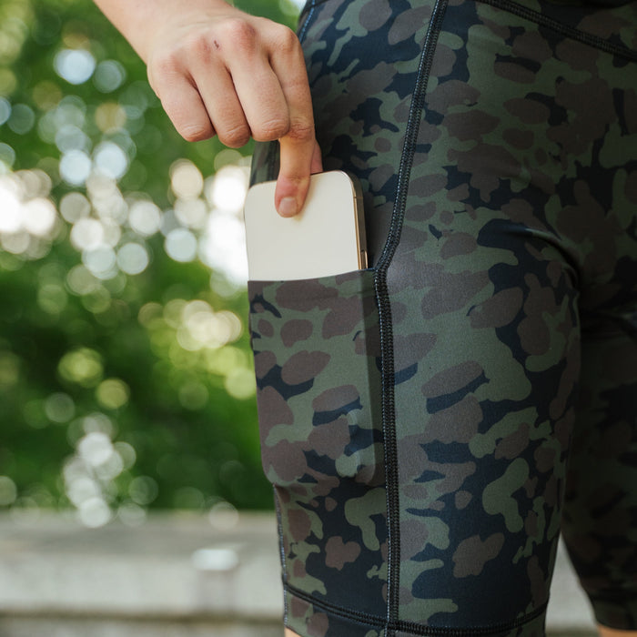 Womens Flexion 8" Compression Short - The Range Camo